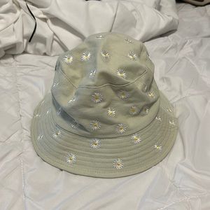 Forever 21 Green Floral Bucket Hat